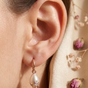Pearl drop earrings