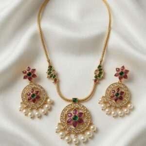 Floral Pearl Necklace Set
